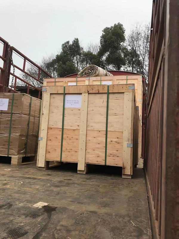 Parlak Kahverengi Sırlı Yüzeyli 20NF250 Porselen Elektrik İzolatörleri